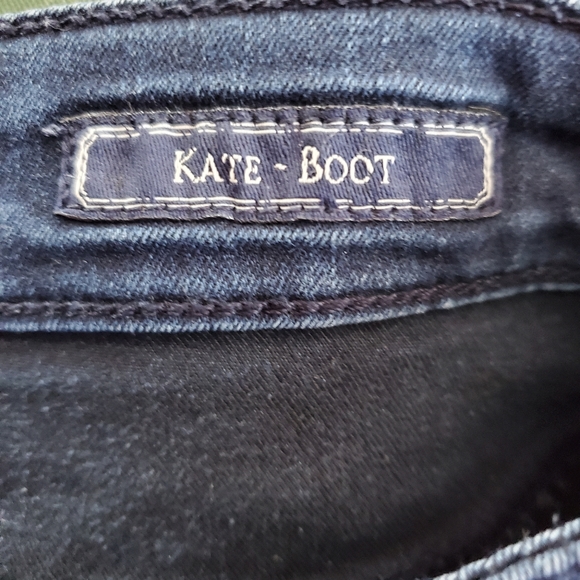 Dark Wash Guess Jean's - Picture 4 of 5